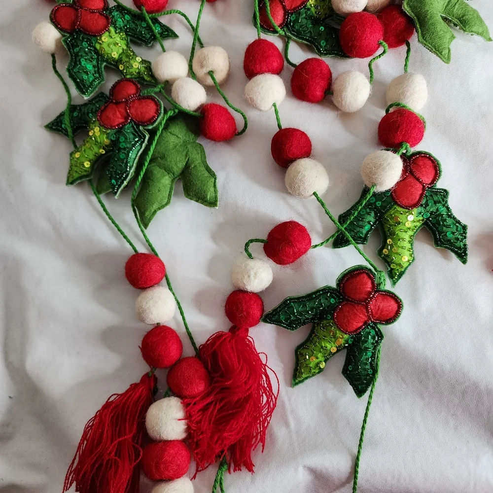 Christmas Garland 6 Foot Felted Red Green Holly Berry Leaves 72